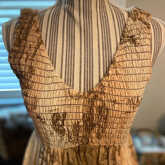 Vintage sleeveless maxi dress with smocked bodice and full skirt - Picture 3 of 9